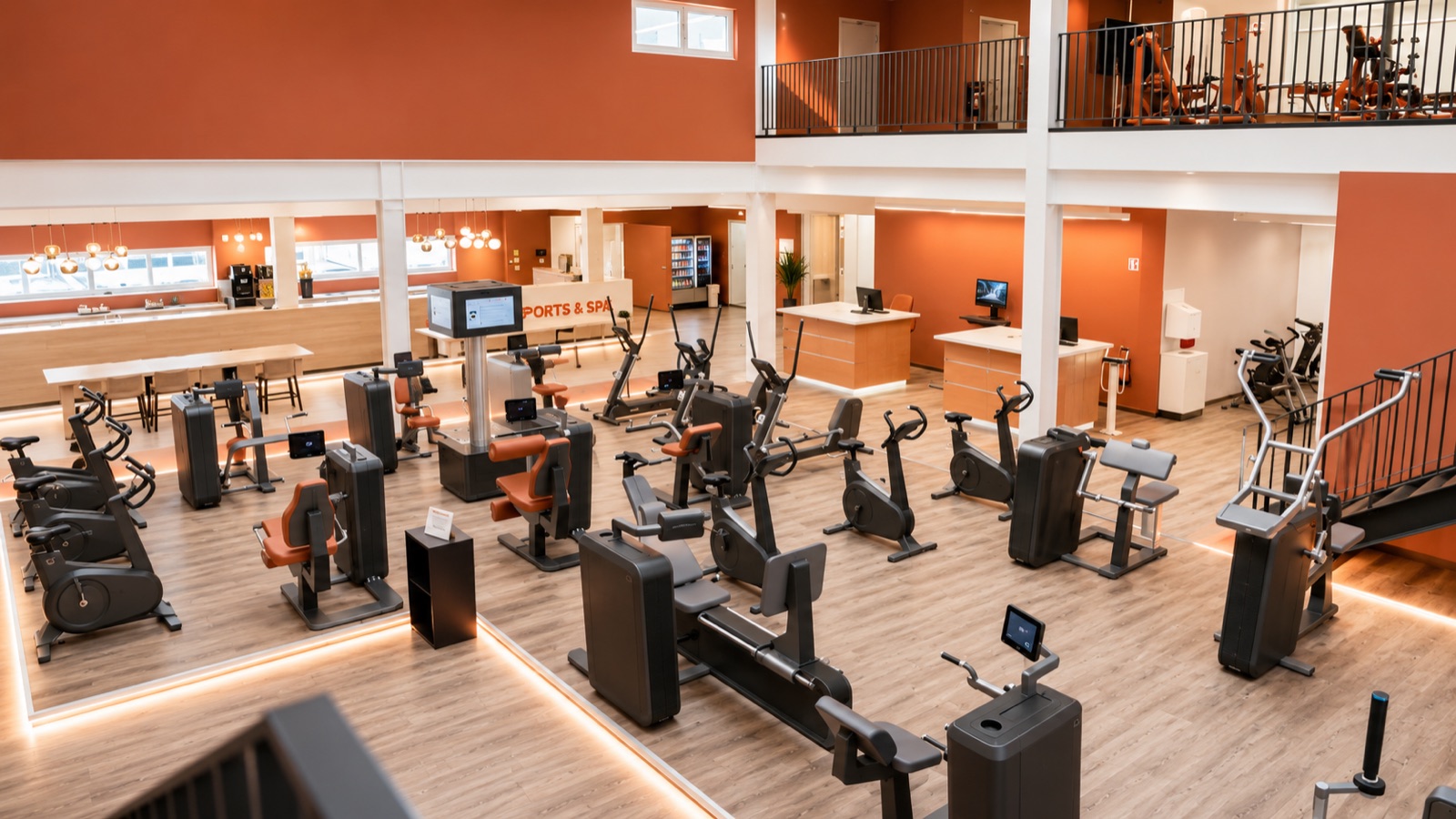 Trainingsfläche und Geräte bei Sports und Spa Hannover